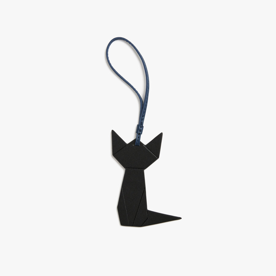 バッグ elu.PVC pool bag with GOKIGEN cat charm Origami Cat Charm – Vegan Leather Bag Charm | Monos Luggage