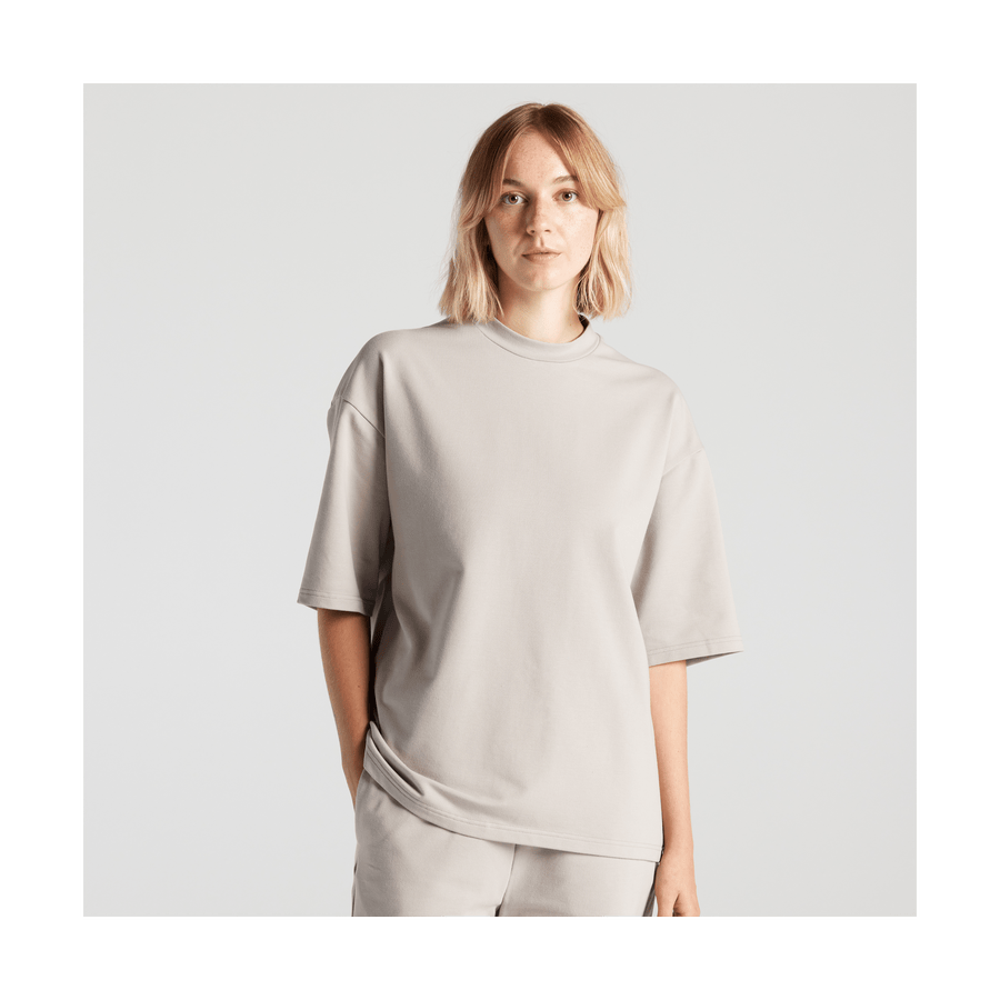 Mist Scaled | Front view of woman in Kyoto Short Sleeve in Mist