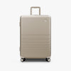 Front view of Hybrid Check-In Medium in Champagne (thumbnail)