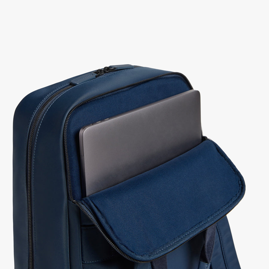 Oxford Blue | View padded laptop sleeves on Metro Backpack Oxford Blue