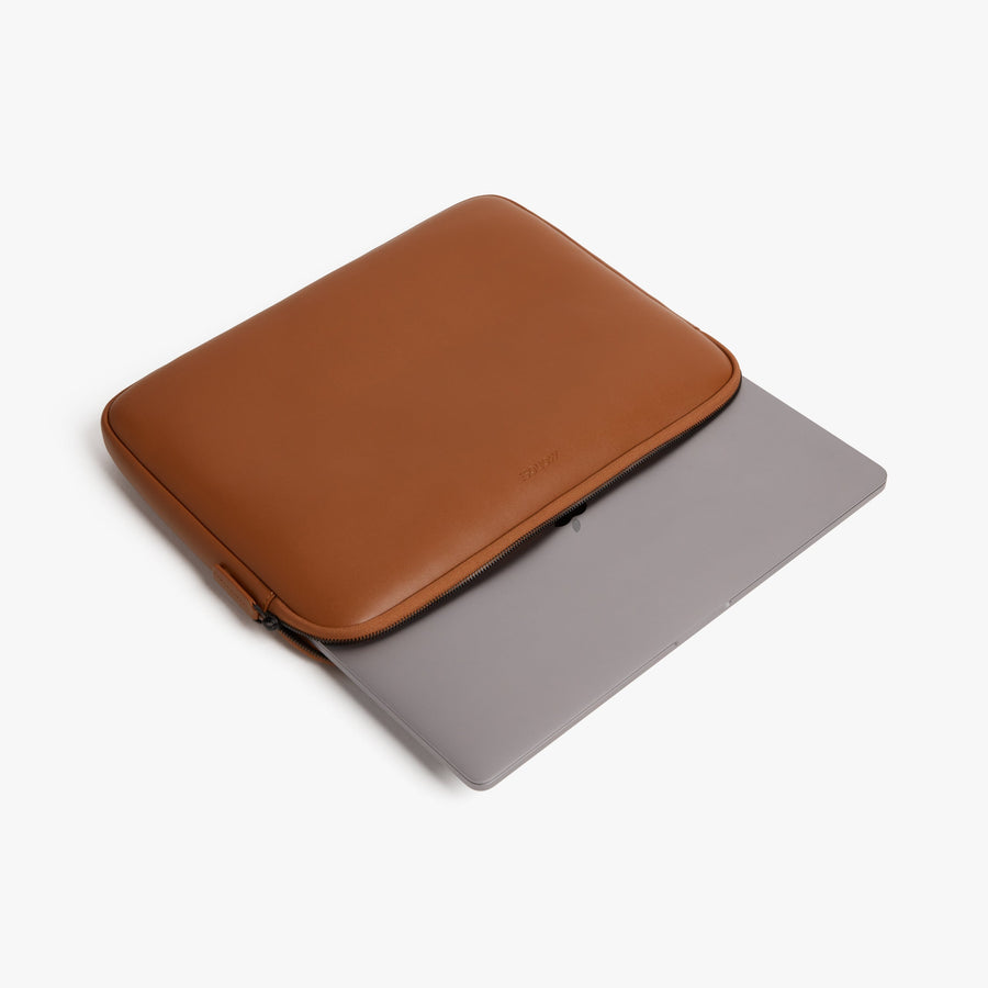 16-inch / Mahogany (Vegan Leather) | Metro Laptop Sleeve in Mahogany