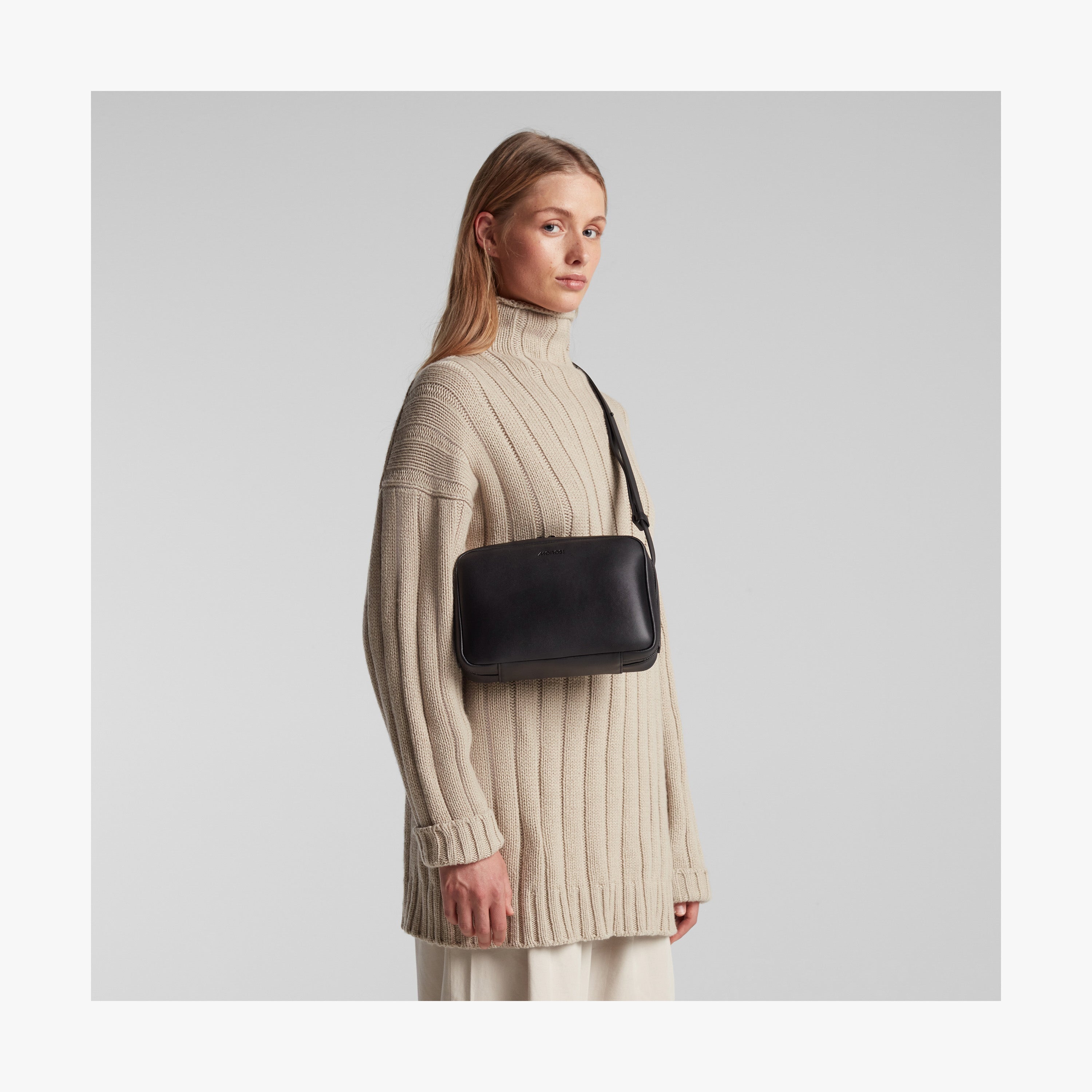 【MARCERO BURLON】nylon waist bag Waist Bags for Men | 2025 Summer Collection | ESTRO Online